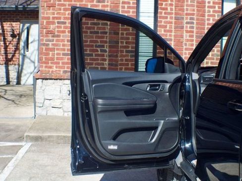 Used 2022 Honda Ridgeline Black Edition image 19