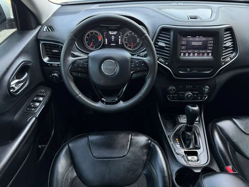 Used 2020 Jeep Cherokee Latitude Plus FWD image 27