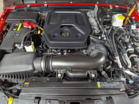 Used 2025 Jeep Wrangler Sahara w/ Safety Group image 31