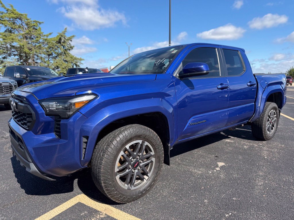 Used 2024 Toyota Tacoma TRD Sport AWD/4WD image 3