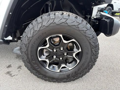 Used 2021 Jeep Wrangler Unlimited Rubicon 4xe w/ Cold Weather Group AWD/4WD image 14