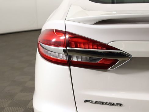 Used 2020 Ford Fusion Energi Titanium image 18