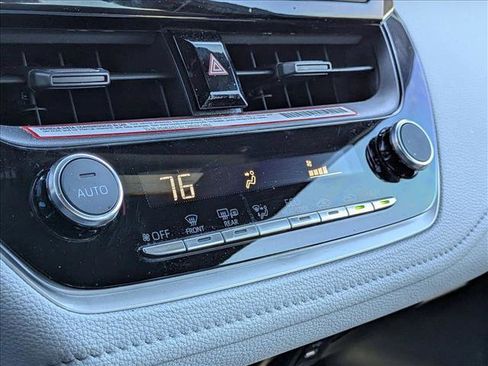 Used 2024 Toyota Corolla SE image 11