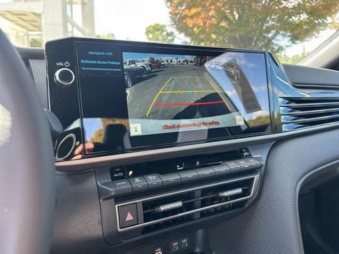 New 2026 Toyota Camry Hybrid FWD image 23