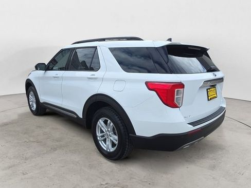 Certified 2023 Ford Explorer XLT AWD/4WD image 3