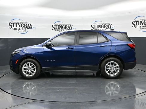 Used 2022 Chevrolet Equinox LS FWD image 4