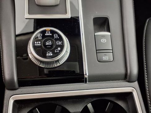 Used 2024 Mitsubishi Outlander SE image 23