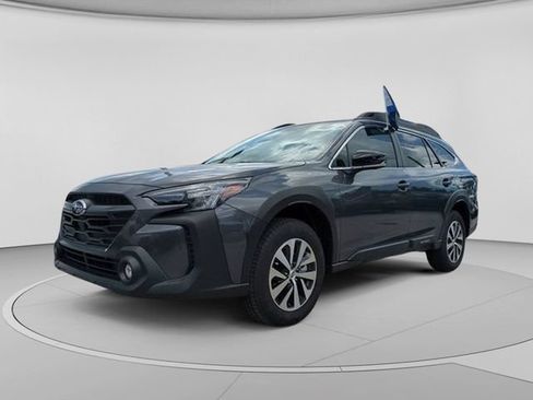Used 2025 Subaru Outback Premium AWD/4WD image 9