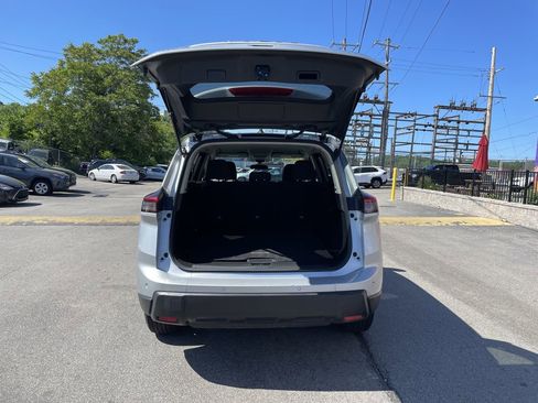 Used 2024 Nissan Rogue S AWD/4WD image 13