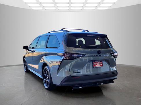 New 2025 Toyota Sienna XLE Woodland Edition image 7