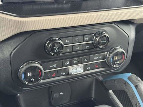 Used 2021 Ford Bronco Wildtrak image 24