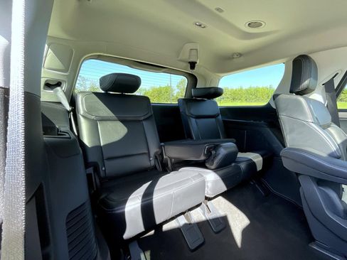 Used 2025 Ford Expedition Platinum AWD/4WD image 21
