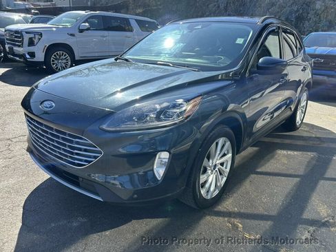 Used 2022 Ford Escape Titanium w/ Titanium Elite Package AWD/4WD image 5