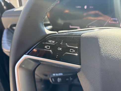 Used 2025 Audi Q5 Premium w/ Convenience Package image 24