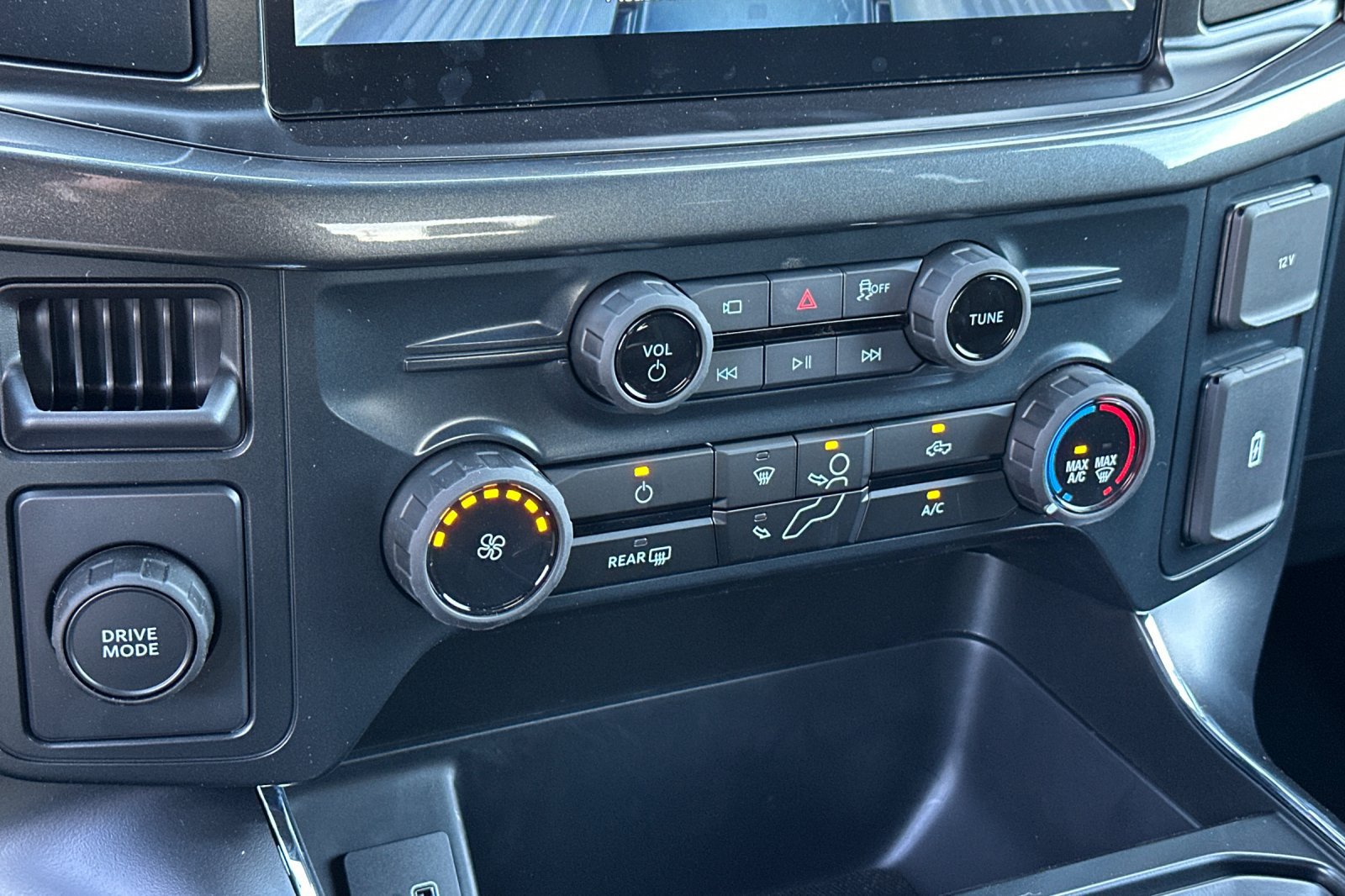 New 2026 Ford F150 STX w/ Equipment Group 200A RWD image 19