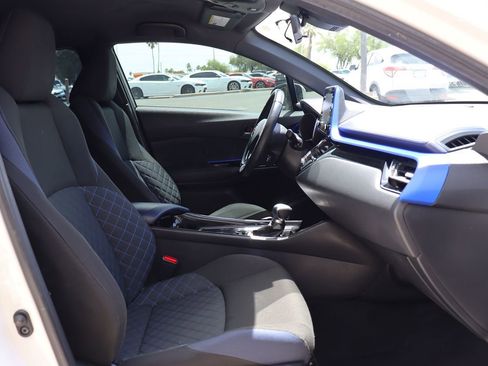 Used 2020 Toyota C-HR XLE FWD image 34