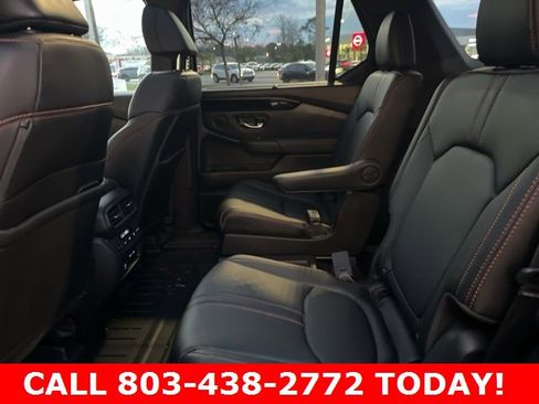 Used 2024 Honda Pilot TrailSport image 13