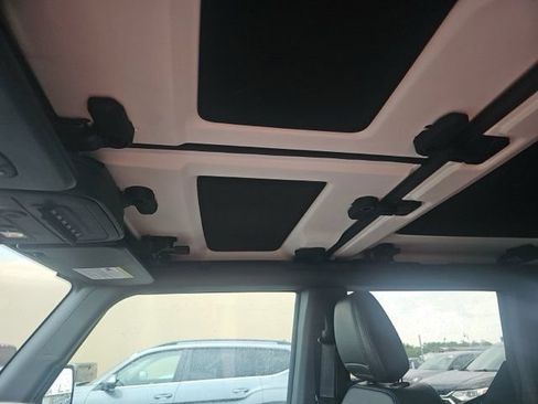 Used 2024 Ford Bronco Wildtrak AWD/4WD image 31