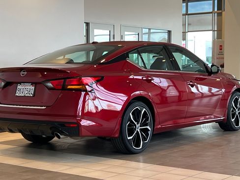 Used 2023 Nissan Altima 2.5 SR image 4