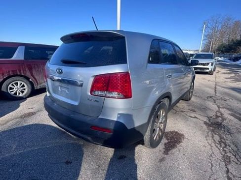 Used 2011 Kia Sorento EX w/ Limited Pkg image 3