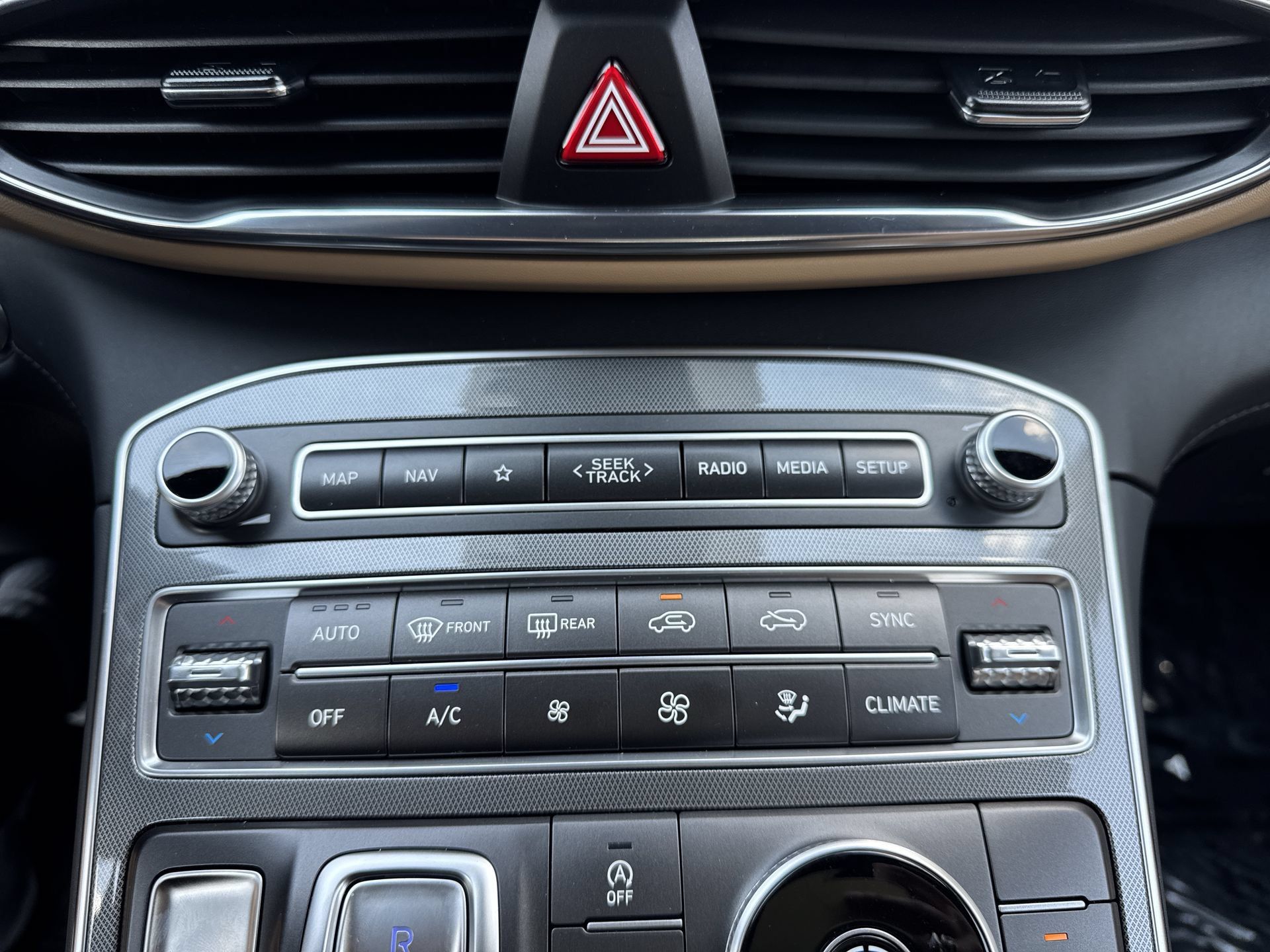 Used 2023 Hyundai Santa Fe Calligraphy w/ Cargo Package FWD image 18