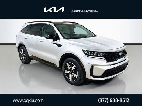 Certified 2021 Kia Sorento S w/ Panoramic Sunroof Package image 1