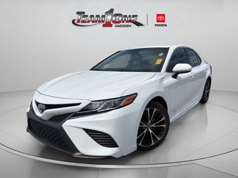Used 2018 Toyota Camry SE FWD image 4