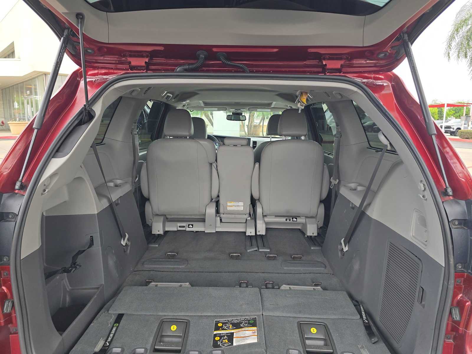 Used 2019 Toyota Sienna XLE FWD image 16