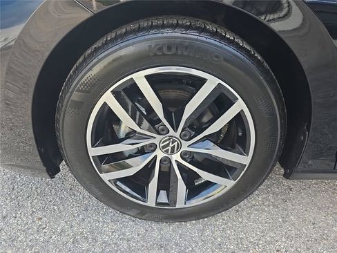 Used 2025 Volkswagen Jetta SE FWD image 7
