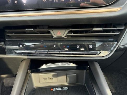 New 2026 Buick Envision Avenir image 16