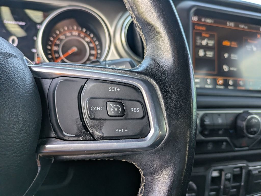 Used 2018 Jeep Wrangler Unlimited Sahara AWD/4WD image 25