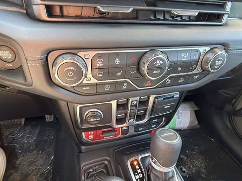 New 2026 Jeep Gladiator Mojave image 27