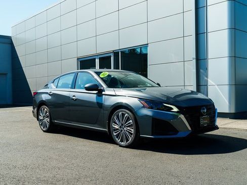 New 2025 Nissan Altima 2.5 SL image 26