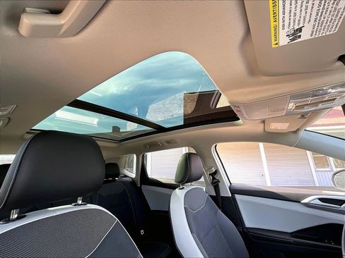 New 2026 Volkswagen Taos SE AWD/4WD image 18