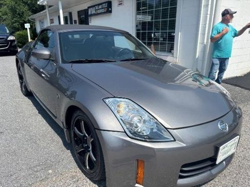 Used 2008 Nissan 350Z Touring image 7