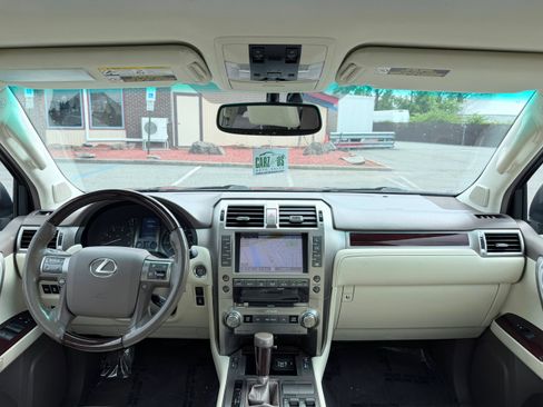 Used 2019 Lexus GX 460 Premium w/ Premium Package AWD/4WD image 28