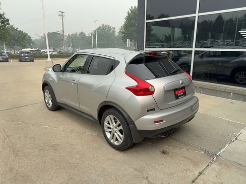 Used 2011 Nissan Juke SV AWD/4WD image 3