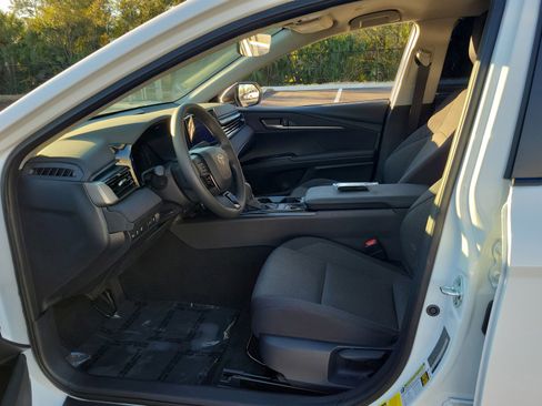 Used 2025 Toyota Camry LE image 14