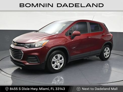 Used 2017 Chevrolet Trax LS FWD image 1