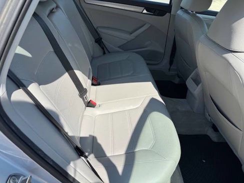 Used 2015 Volkswagen Passat 1.8T Limited Edition image 13