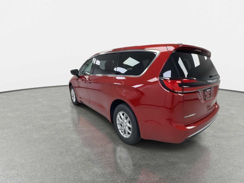 New 2026 Chrysler Pacifica Select FWD image 7