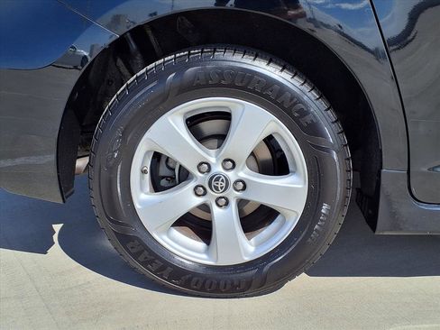 Used 2020 Toyota Sienna L image 7