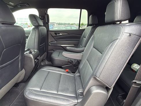 Used 2026 Chevrolet Traverse LT FWD image 15