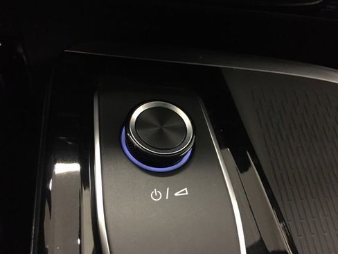 Used 2025 Buick Enclave Sport Touring image 27