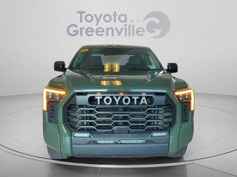 Used 2022 Toyota Tundra SR5 w/ SR5 Premium Package AWD/4WD image 9