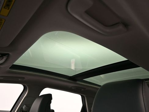 Used 2026 Kia Sportage EX w/ EX Panorama Roof Package image 12