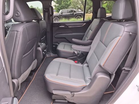 New 2026 GMC Acadia AT4 w/ Luxury Package AWD/4WD image 32