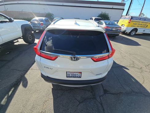 Used 2018 Honda CR-V Touring image 5