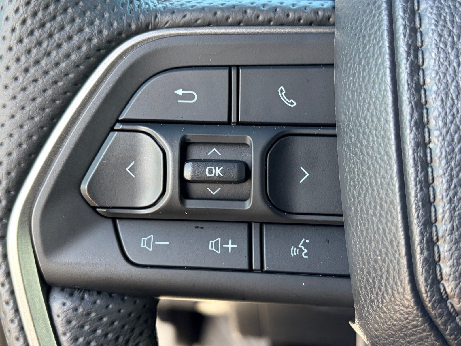 Used 2025 Toyota Tacoma TRD Off-Road w/ TRD Off Road Premium Package AWD/4WD image 22