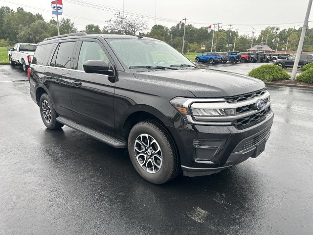 Used 2024 Ford Expedition XLT AWD/4WD image 11